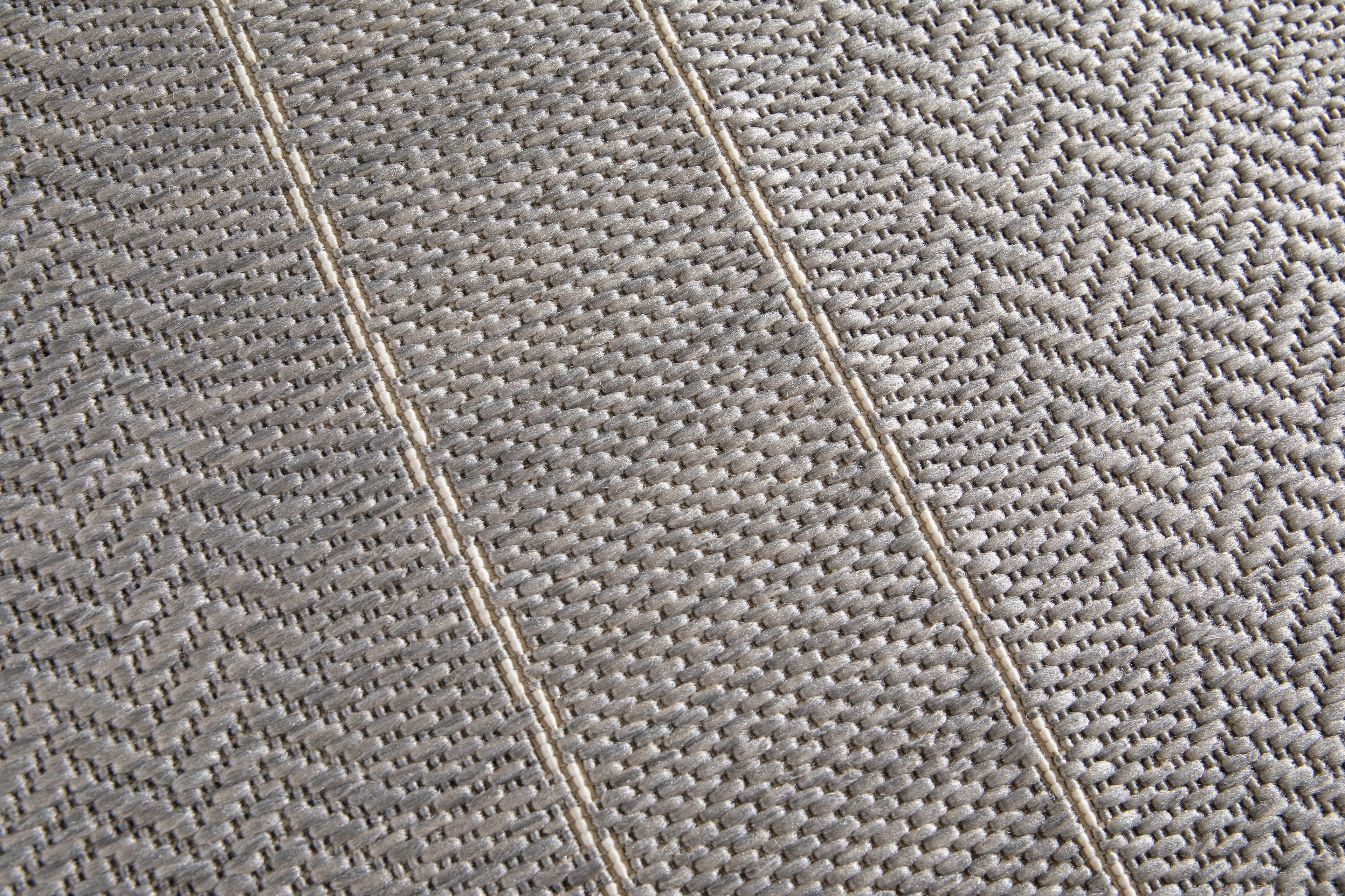 Aura Linear Design