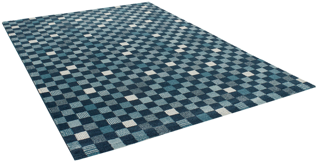 Belle Tight Square Repetition Design