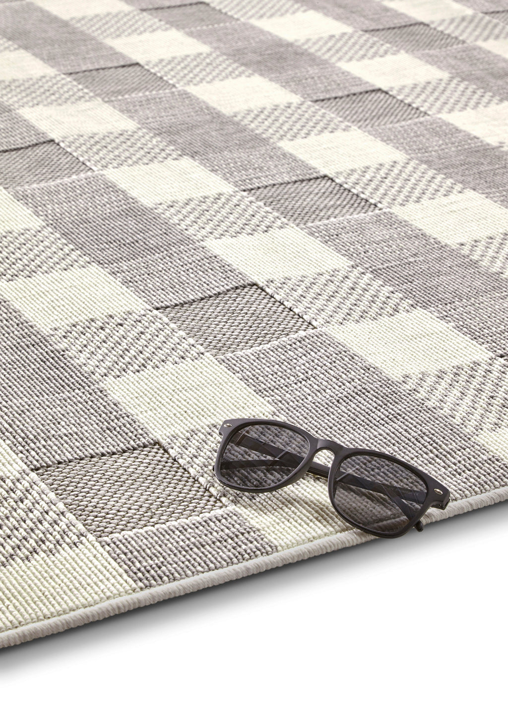 Spark Modern Checkered Design