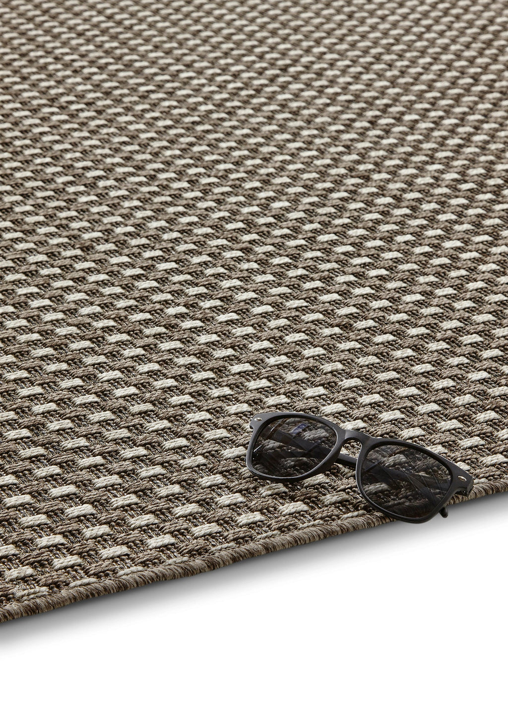 Terrace Grace Basket Weave