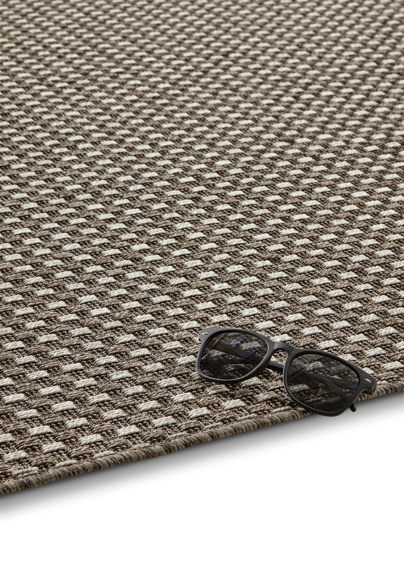 Terrace Grace Basket Weave