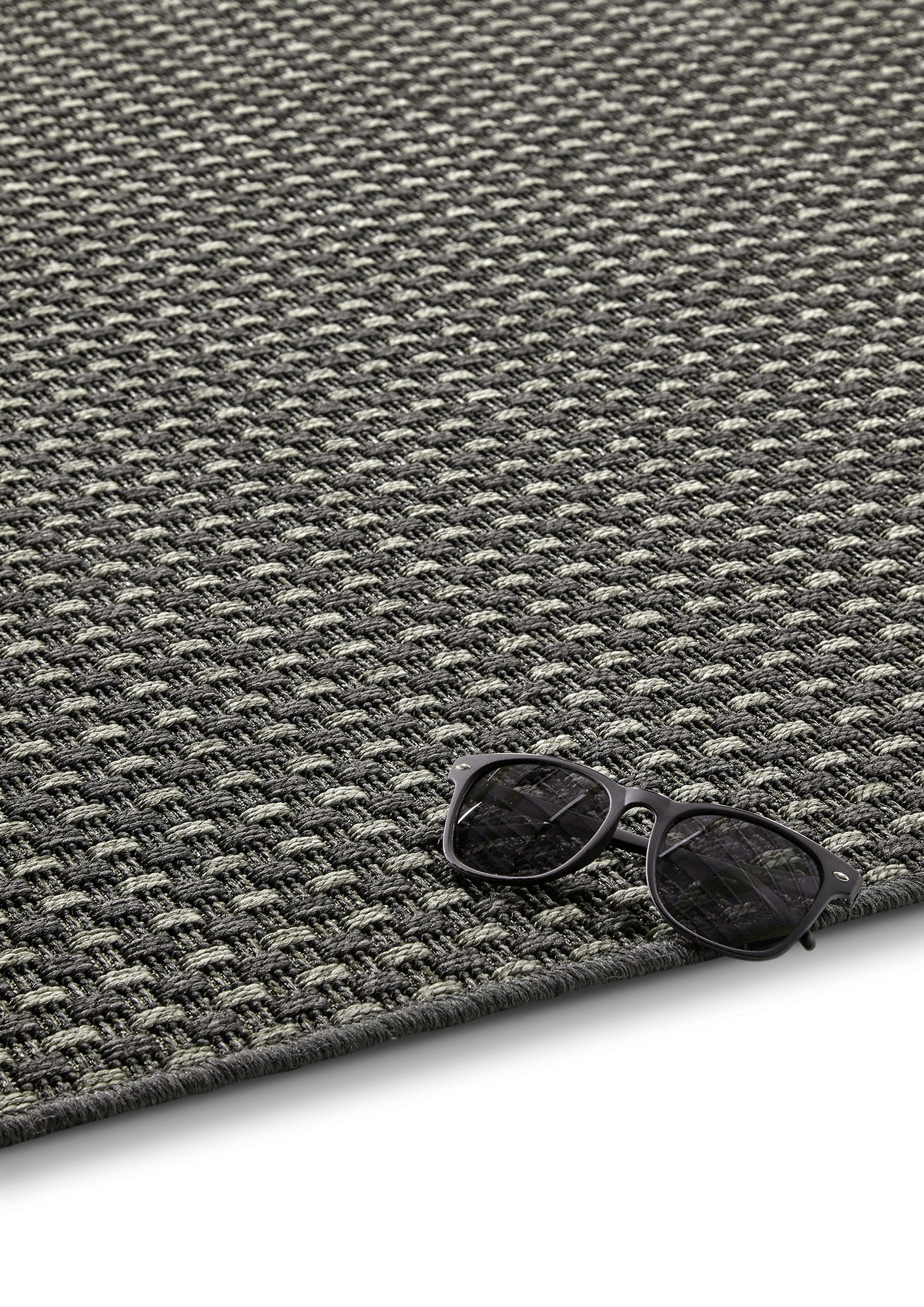 Terrace Grace Basket Weave