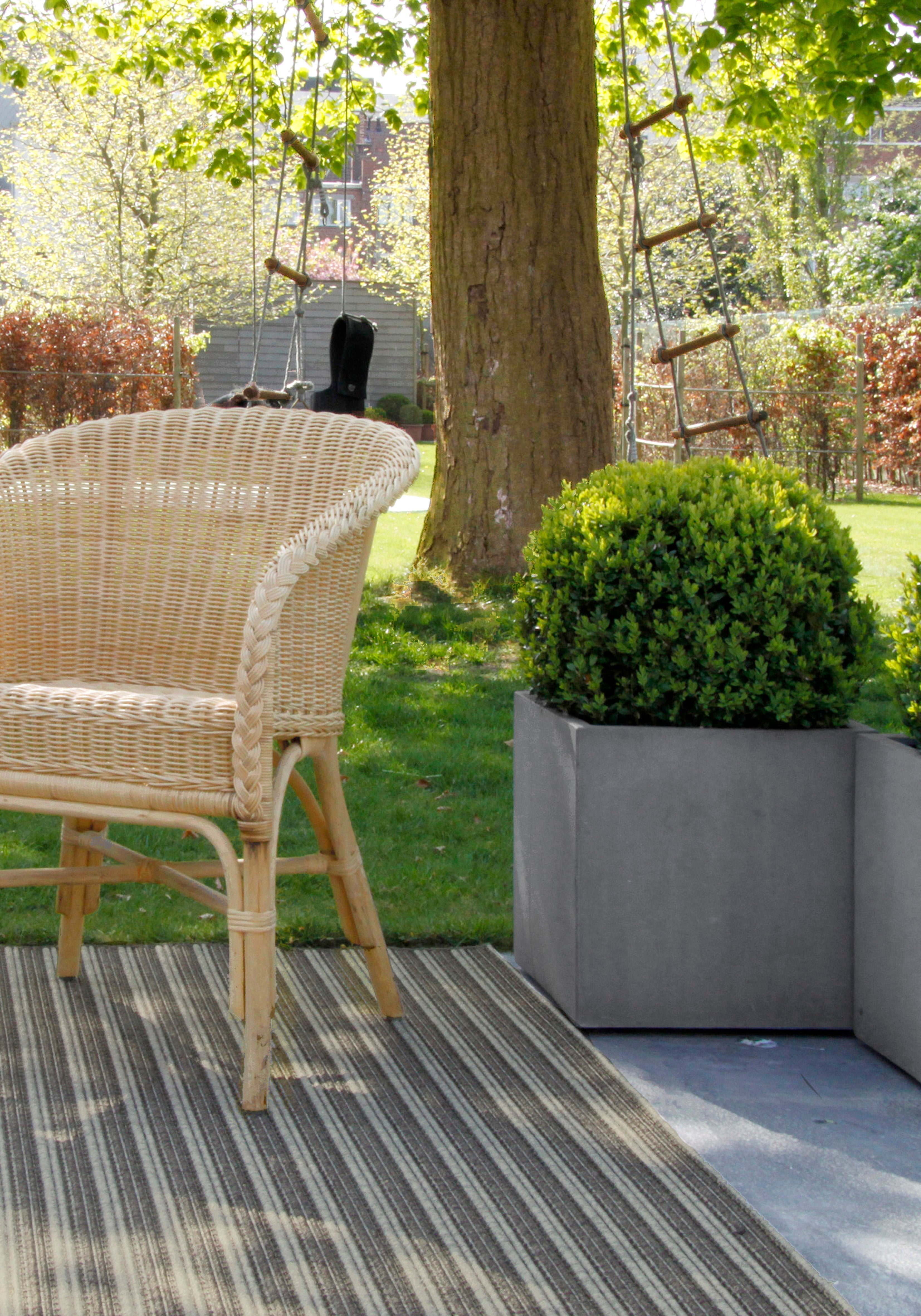 Terrace Grace Stripes