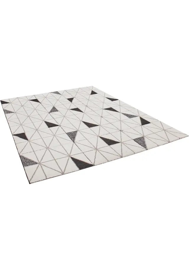 Facet Modern Triangular