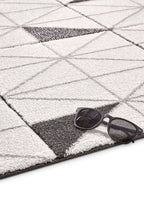 Facet Modern Triangular